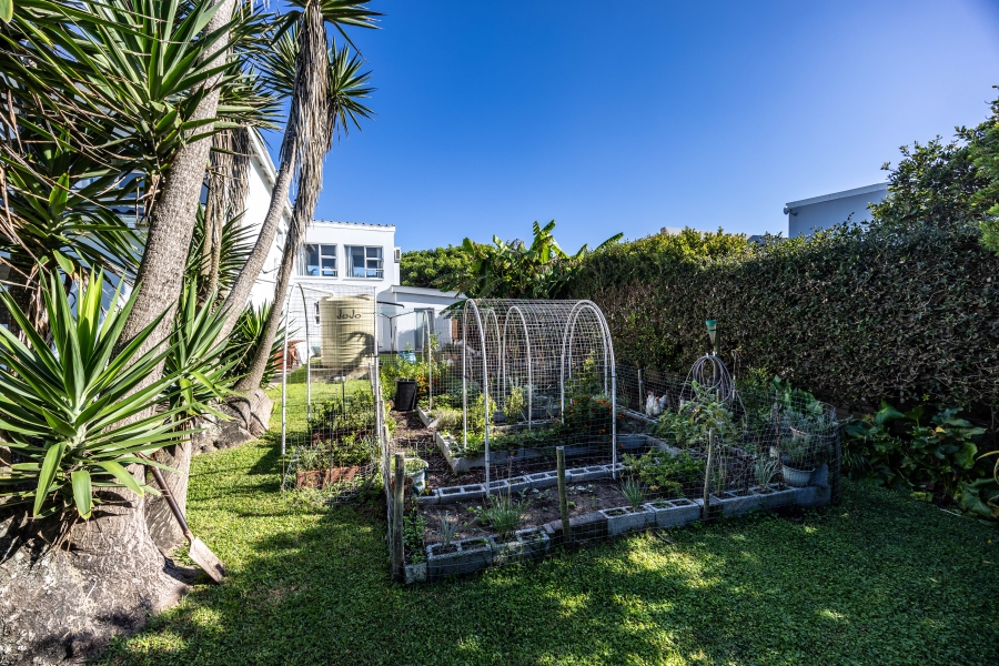 To Let 4 Bedroom Property for Rent in Kidds Beach Eastern Cape